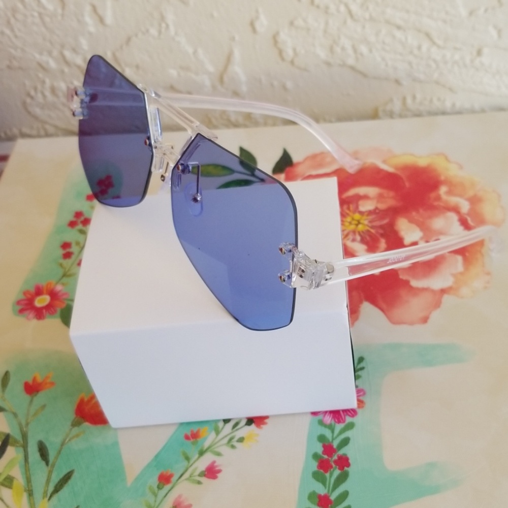 2019 OVERSIZED CLEAR  UNISEX DESIGN SUNGLASSES - Picture 3 of 4